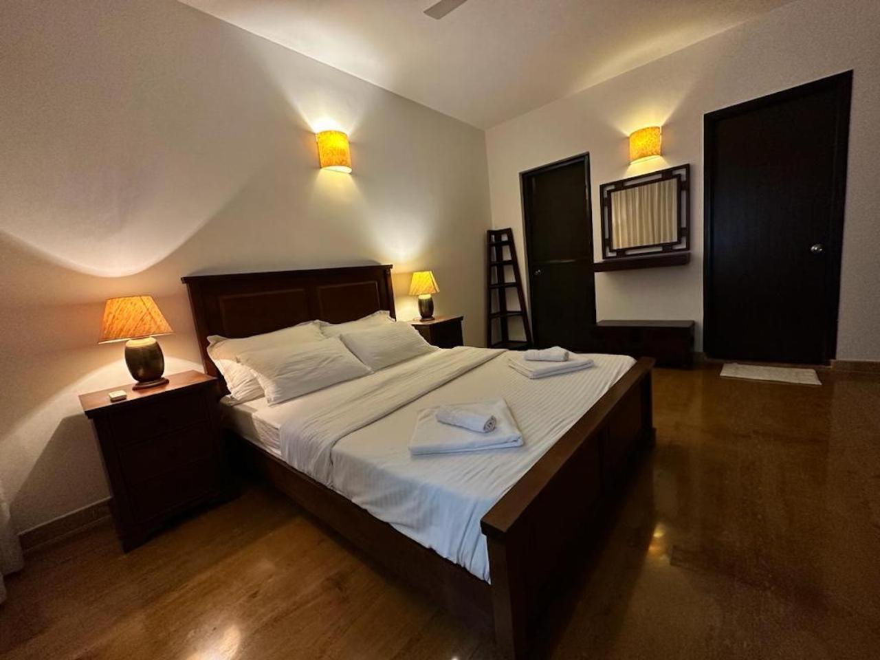 Villa M - Jia 4 Candolim Goa 3Bhk, Pool Facing, Near Beach, Free Breakfast, Free Wifi And Prime Location Aguada Eksteriør billede
