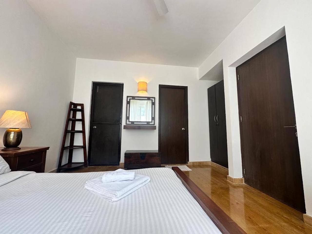 Villa M - Jia 4 Candolim Goa 3Bhk, Pool Facing, Near Beach, Free Breakfast, Free Wifi And Prime Location Aguada Eksteriør billede